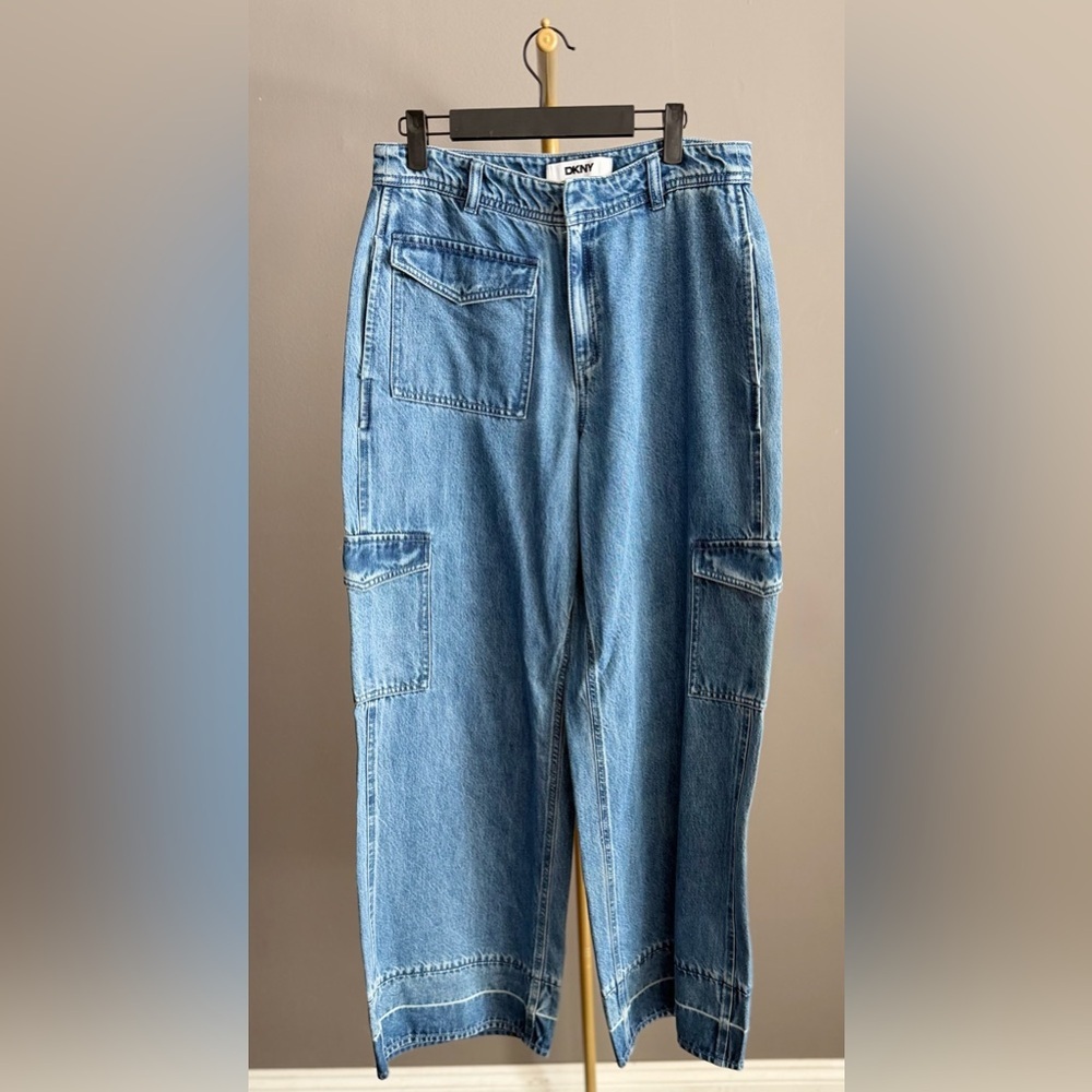 NWT DKNY Wide Leg Jeans Size 28 Cargo Pocket Denim Trendy